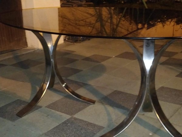 Table ancienne ovale en métal argenté - Osvaldo BORSINI