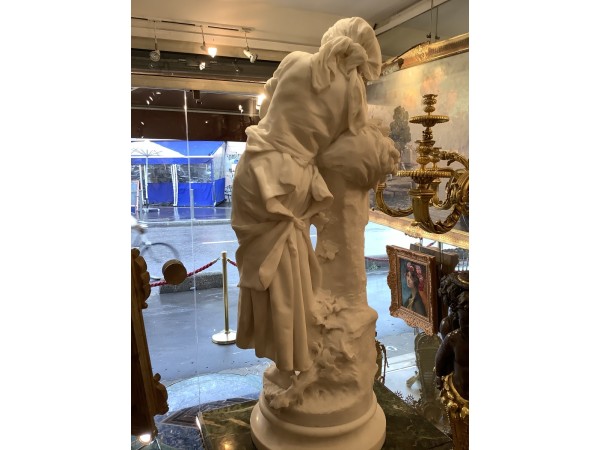 Sculpture ancienne en Marbre par Mathurin Moreau