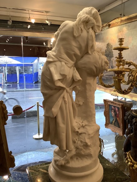 Sculpture ancienne en Marbre par Mathurin Moreau