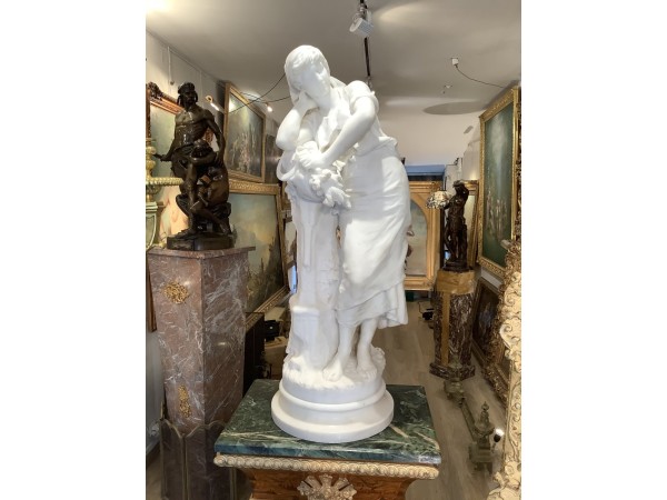 Sculpture ancienne en Marbre par Mathurin Moreau