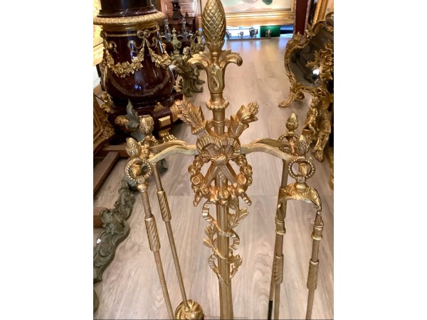 Nécessaire De Cheminée Fin 19ème Siècle En Bronze Doré