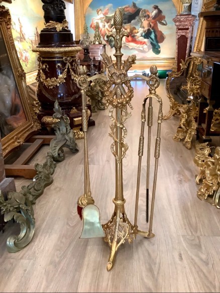 Nécessaire De Cheminée Fin 19ème Siècle En Bronze Doré